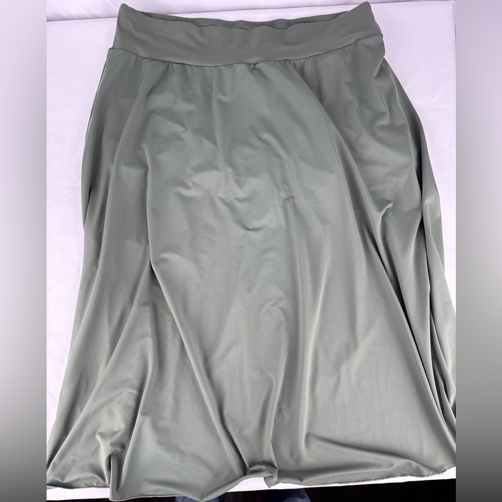 TEMU Plus Size Green Ankle Length Stretchy Skirt with Built in Shorts - Picture 6 of 10